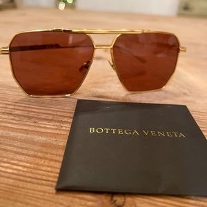 Bottega Veneta BV1012S Sunglasses - Like New